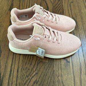 Women’s Trvl Lite Cabrillo Water Repellent Pale Rose Sneakers- size 8
